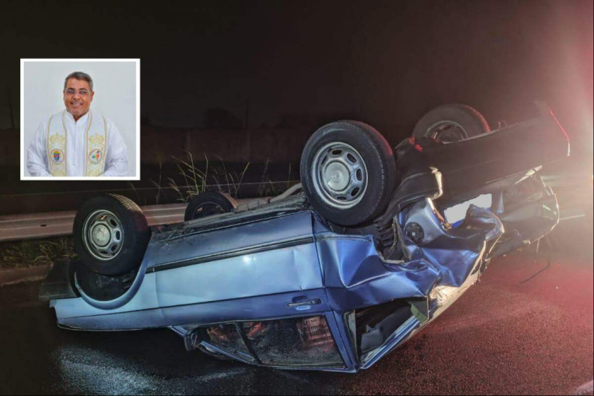 Veículo da vítima capotado e o padre Fábio Ferreira